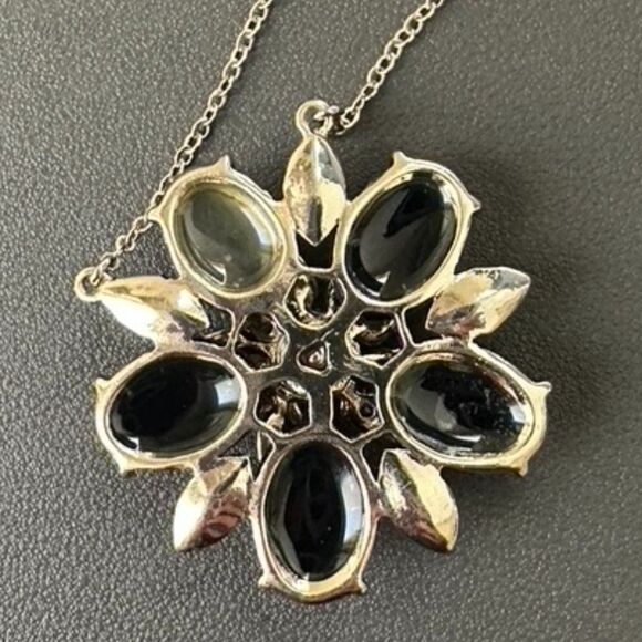 White House Black Market Long Crystal Floral Flower Statement Pendant Necklace - Picture 3 of 6